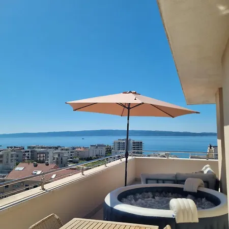 Apartment Kiki's Sea View Open With Terrace And Jacuzzi