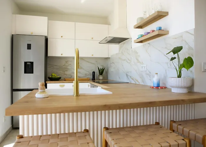 Apartmán Kiki's Sea View Open With Terrace And Jacuzzi *